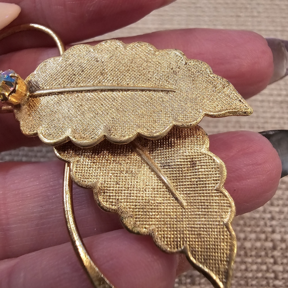 Vtg Mid Century West Germany goldtone leaf brooch with Aurora Borealis Stones - Picture 8 of 9